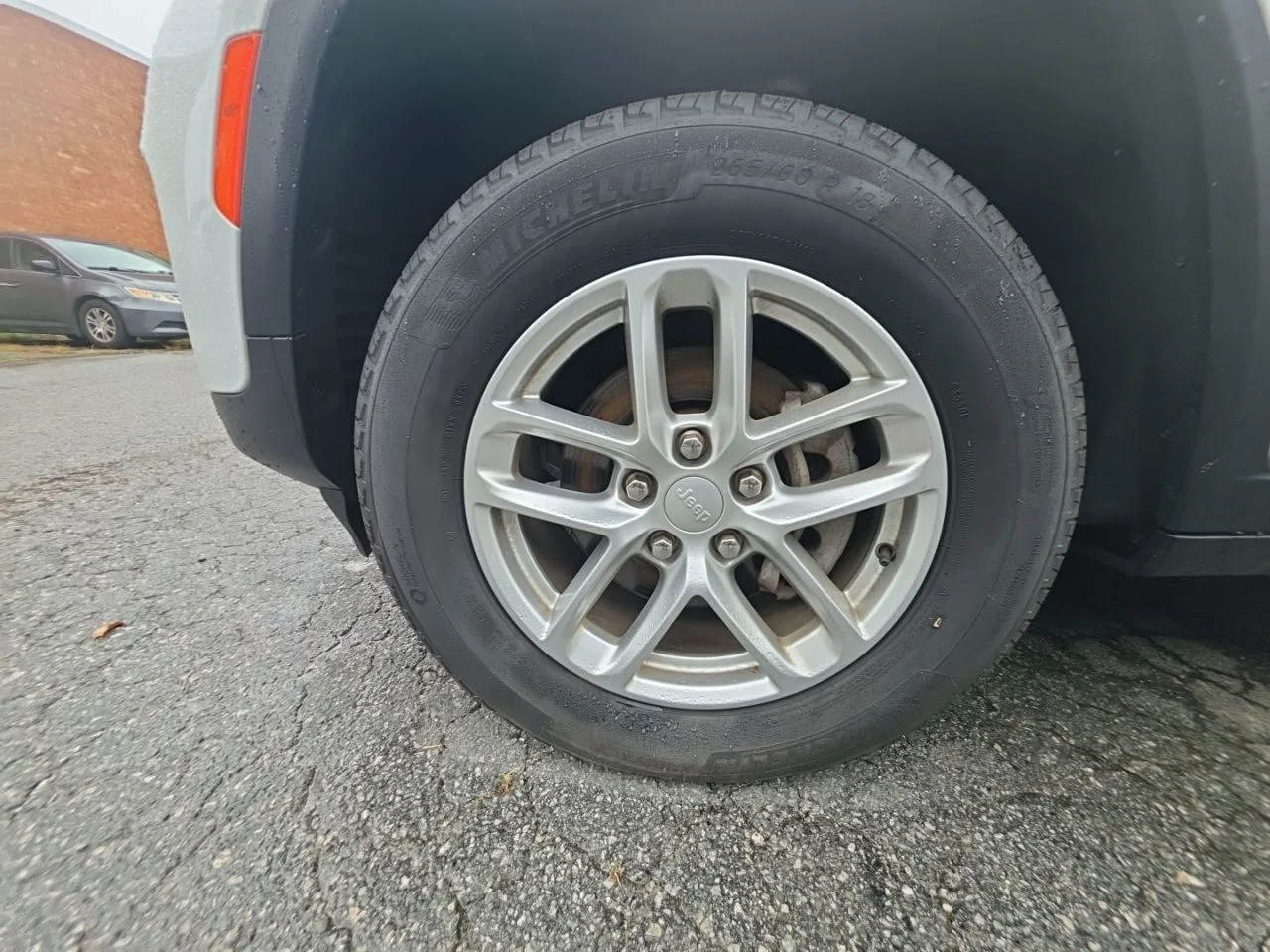 Used 2025 White Jeep Laredo X image 38