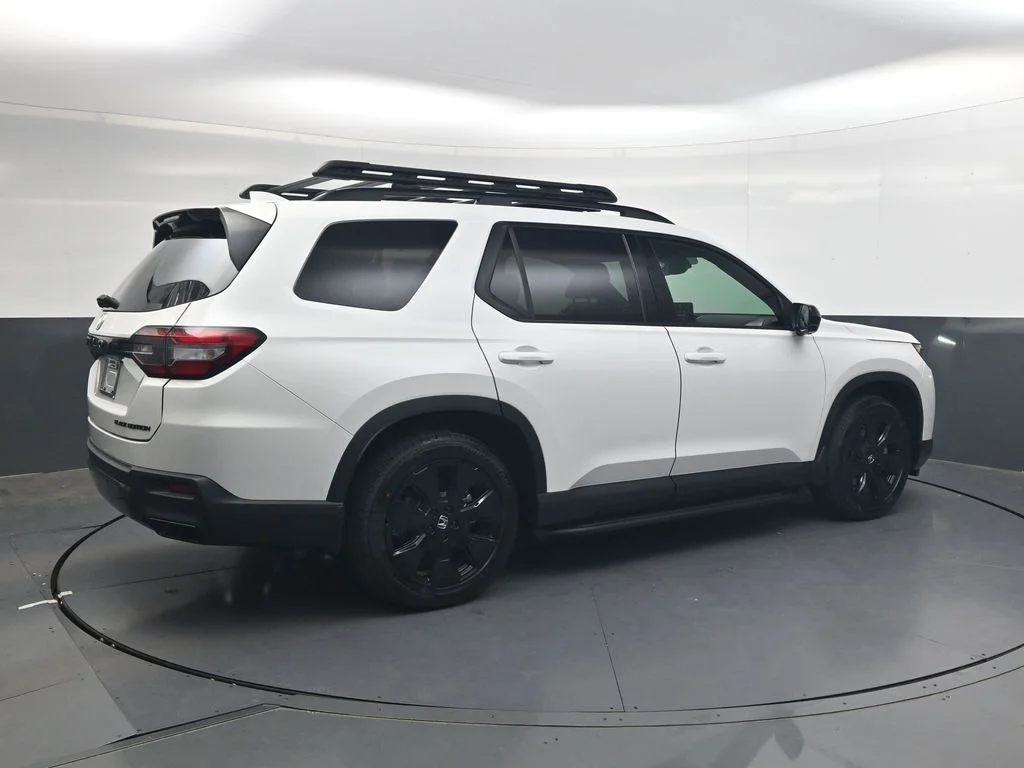 New 2026 Platinum White Pearl Honda Black Edition image 4