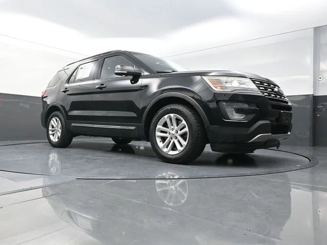 Used 2017 Black Ford XLT image 20