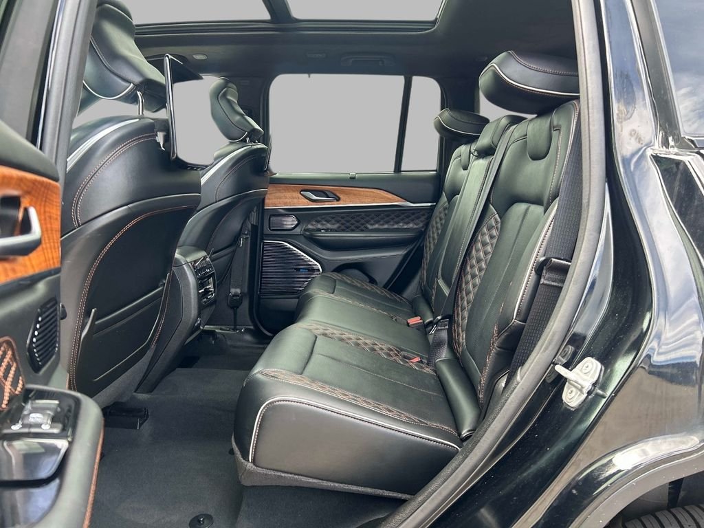 Used 2023 Black Jeep Summit Reserve image 19