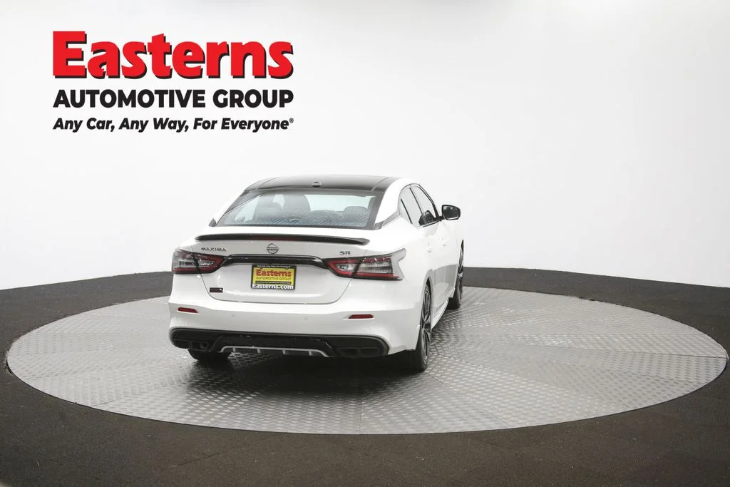 Used 2023 White Nissan SR image 43