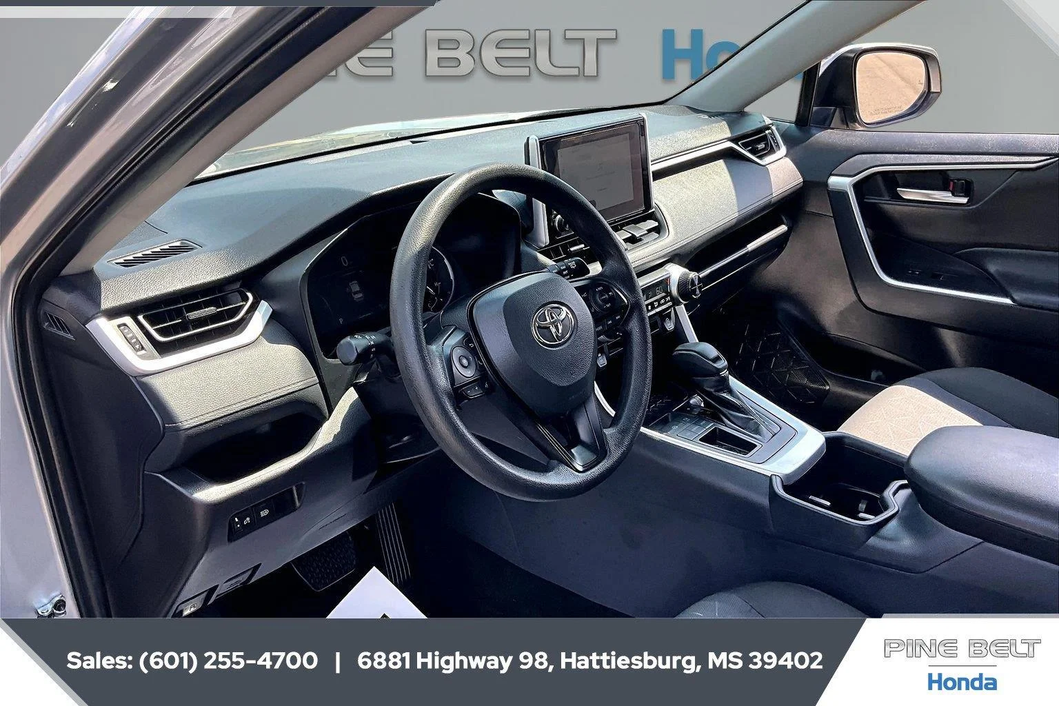Used 2025 Silver Sky Metallic Toyota XLE image 12