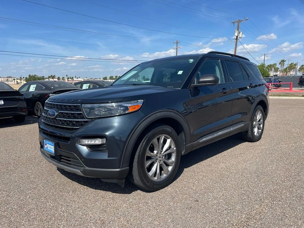 Used 2023 Blue Ford XLT image 3
