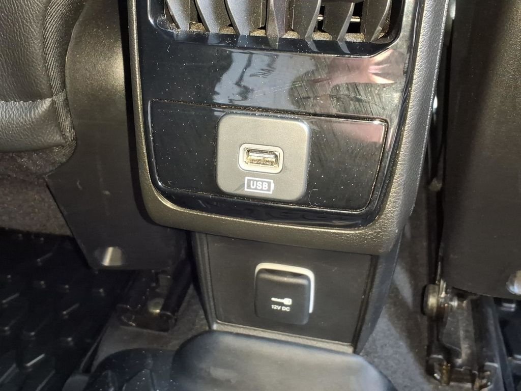Used 2025 Silver Zynith Metallic Jeep Limited image 29