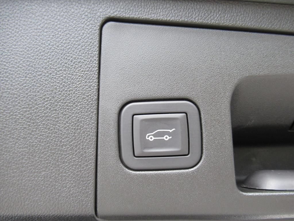 Certified Used 2025 Argent Silver Metallic Cadillac Sport image 33