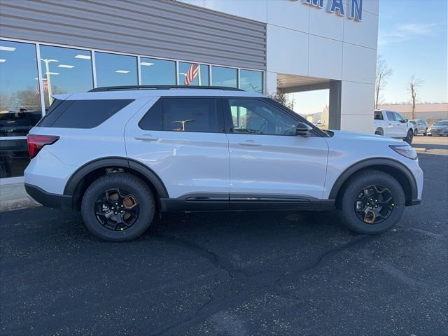 New 2026 Space White Metallic Ford Tremor® image 9
