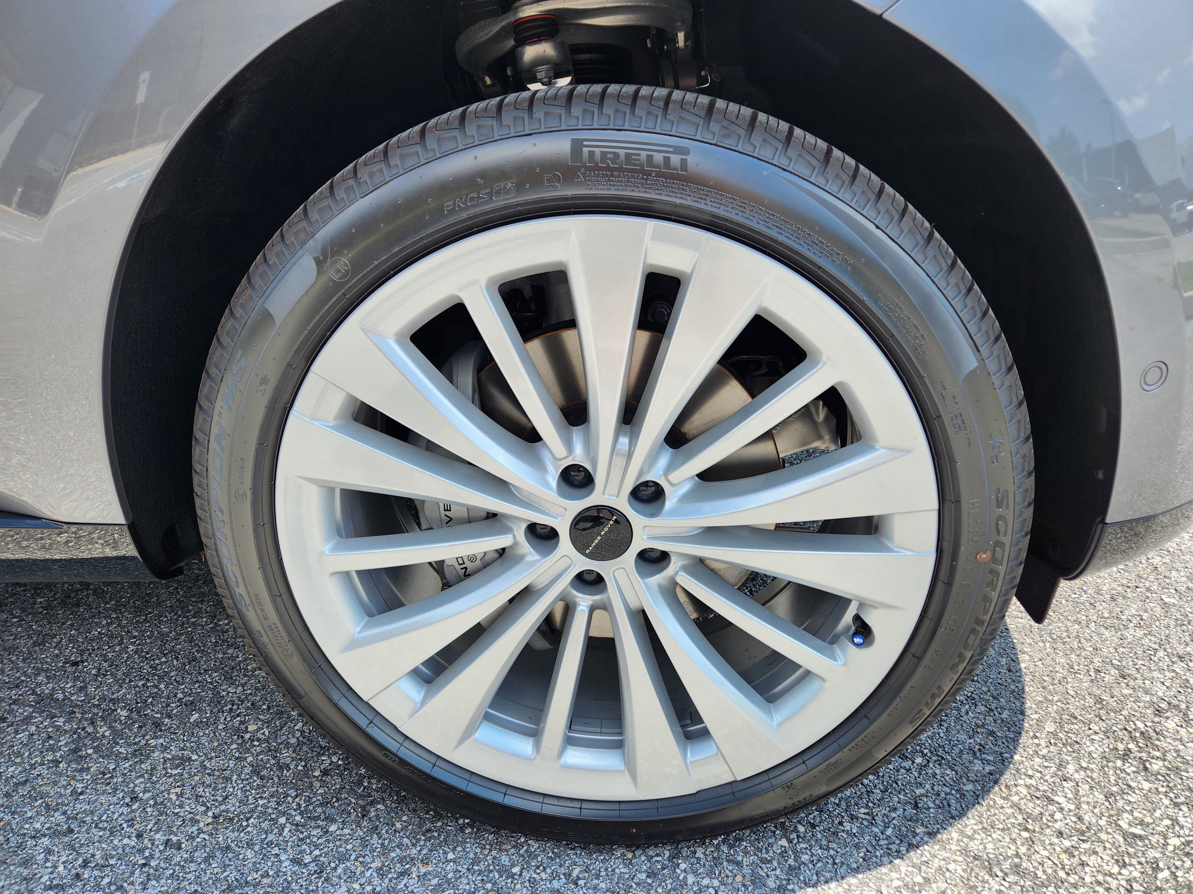 New 2026 Eiger Grey LAND ROVER SE image 7