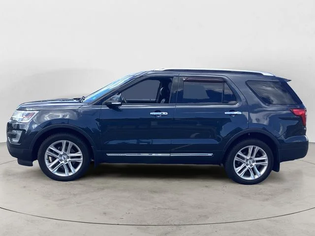 Used 2017 Quartz Metallic Ford Limited image 2
