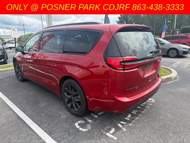 Used 2025 Red Chrysler Limited image 3