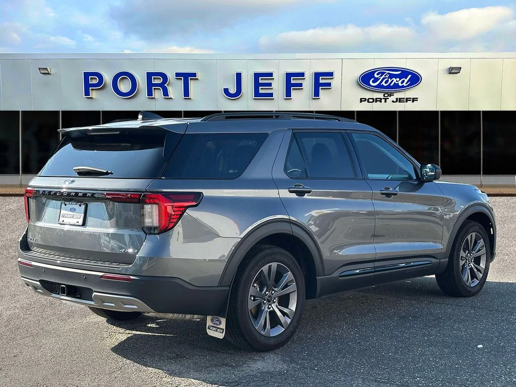 Used 2026 Gray Metallic Ford Active image 5
