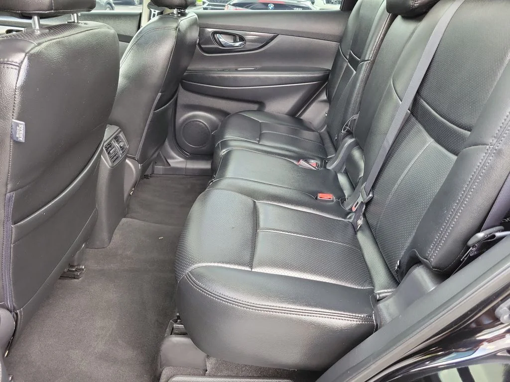 Used 2018 Black Nissan SL image 12