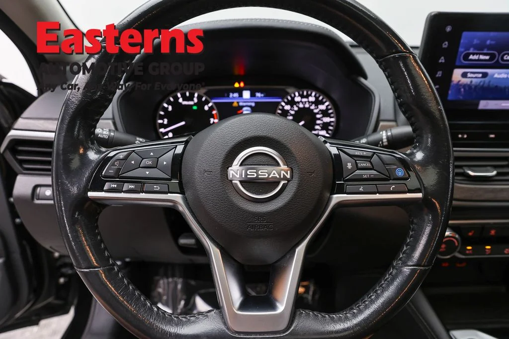 Used 2023 Black Nissan 2.5 SV image 10