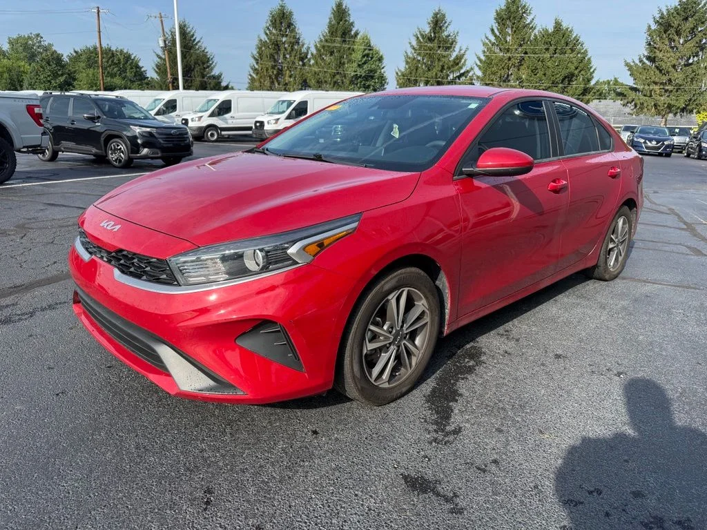 Used 2023 Red Kia LXS image 9