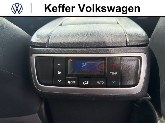 Used 2018 Blue Toyota XLE image 33