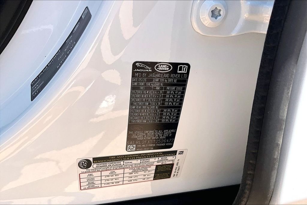 New 2026 Fuji White Land Rover Dynamic SE image 13