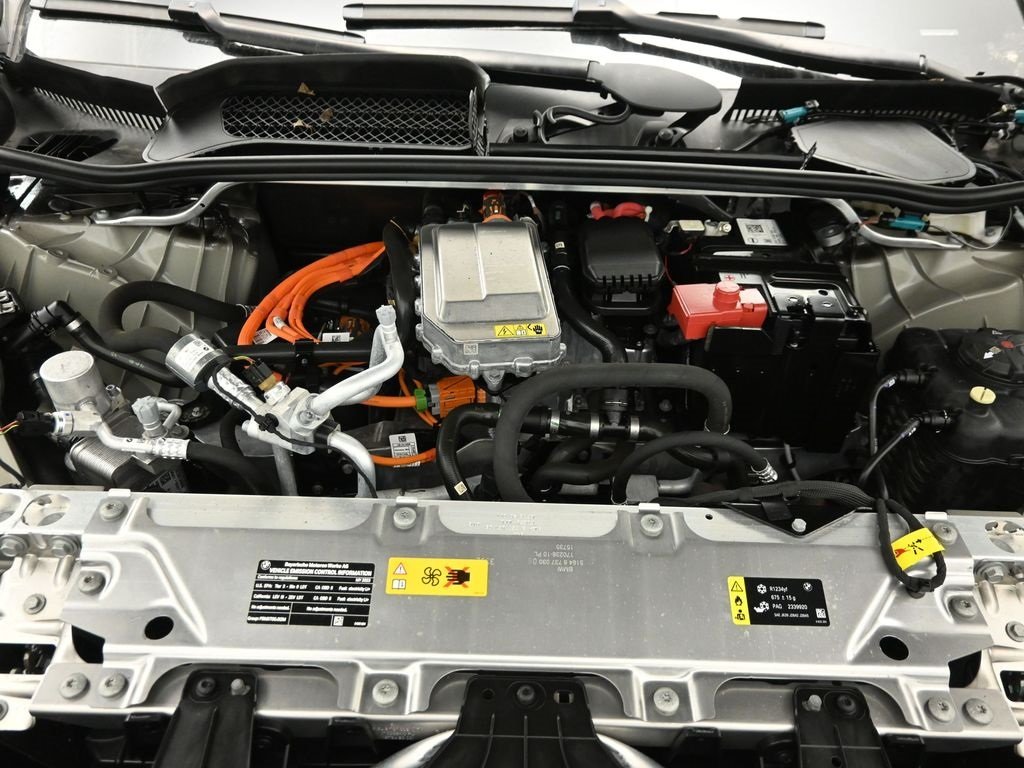 2023 BMW IX - Image 35