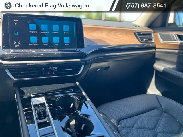 New 2026 White Volkswagen 2.0T SE w/Technology image 32