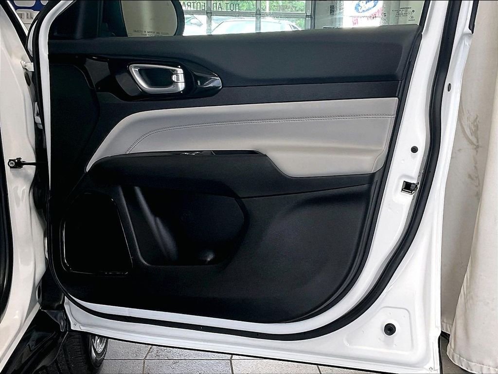 Used 2024 White Jeep Limited image 12