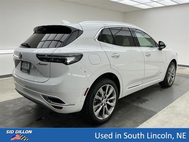 Used 2022 Summit White Buick Avenir image 4