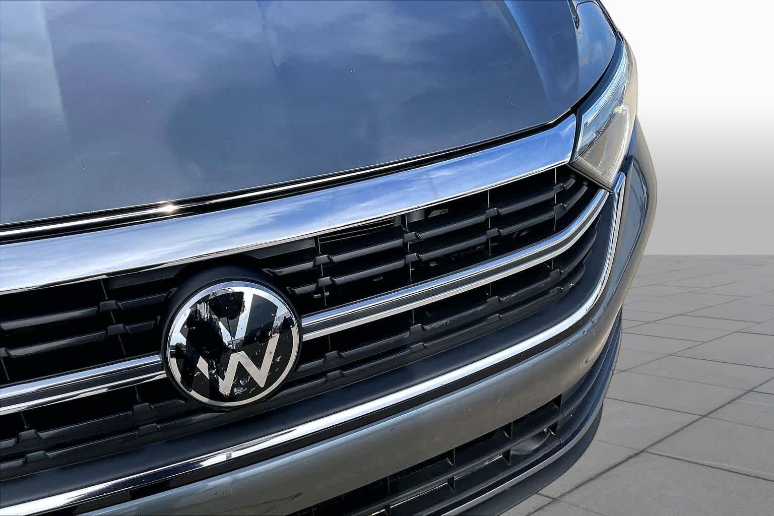 Used 2024 Platinum Gray Metallic Volkswagen SEL image 22