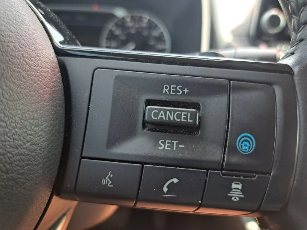 Used 2021 White Nissan SV image 13