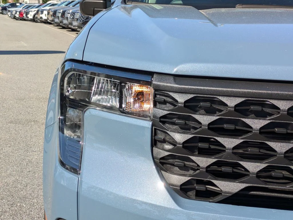New 2026 Azure Gray Metallic Tri-Coat Ford XLT image 10