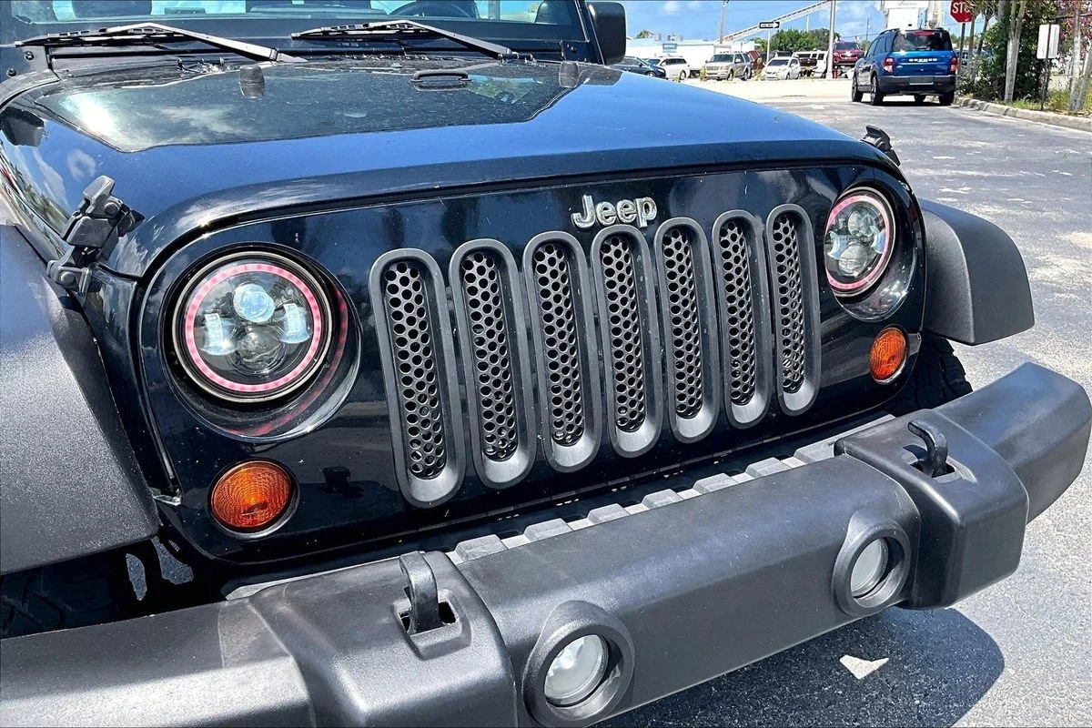 Used 2012  Jeep Sport image 34