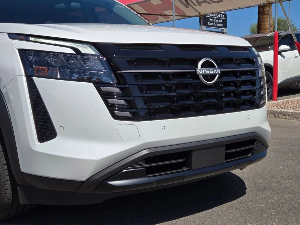 New 2026 Everest White Pearl TriCoat Nissan SV image 2