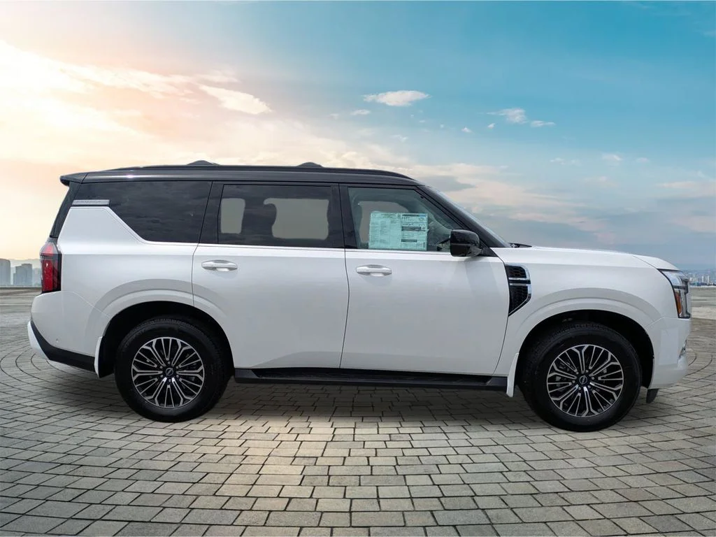 New 2026 Aspen White TriCoat / Super Black Two-tone Nissan Platinum image 3
