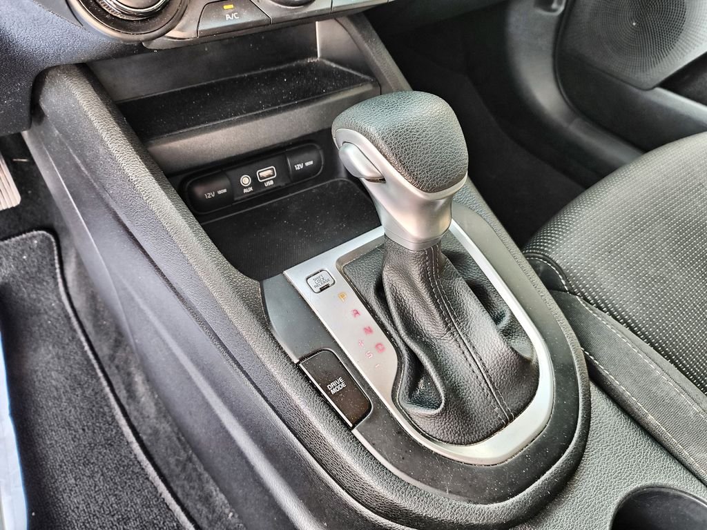 2021 Kia Forte LXS - Photo 19