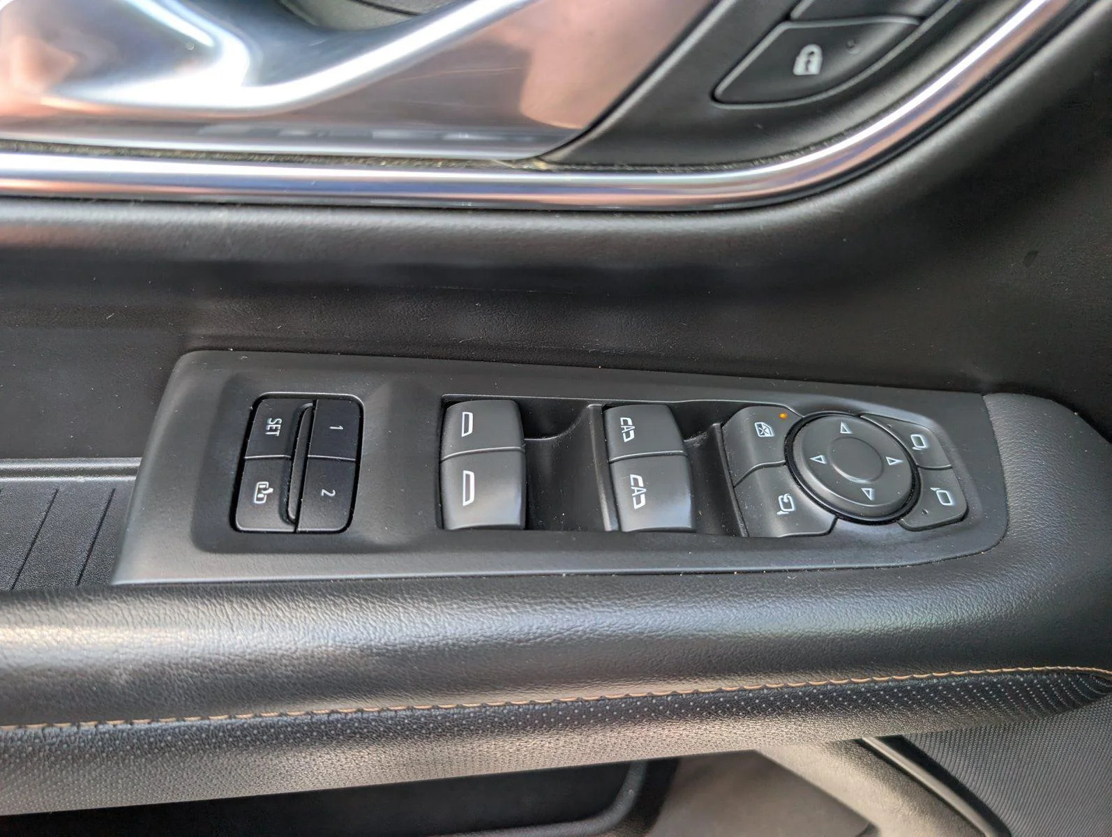 Used 2023 Sterling Metallic GMC AT4 image 30