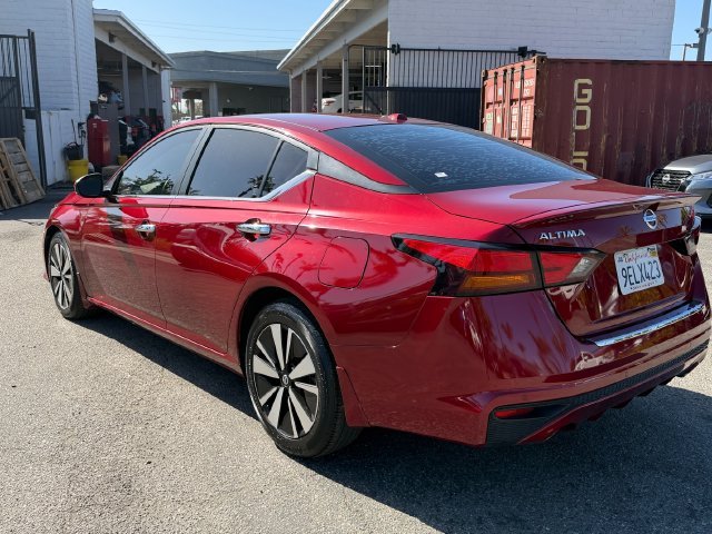 Used 2022 Red Nissan 2.5 SV image 5