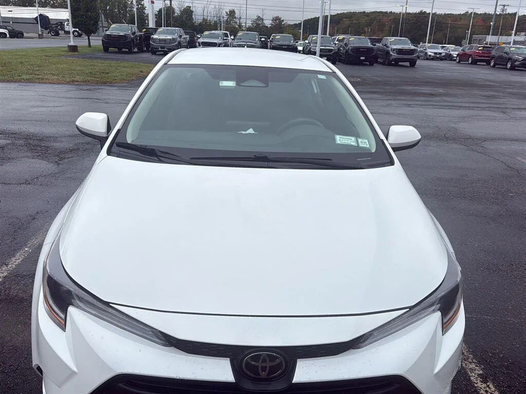 Used 2024 Ice Cap Toyota LE image 3