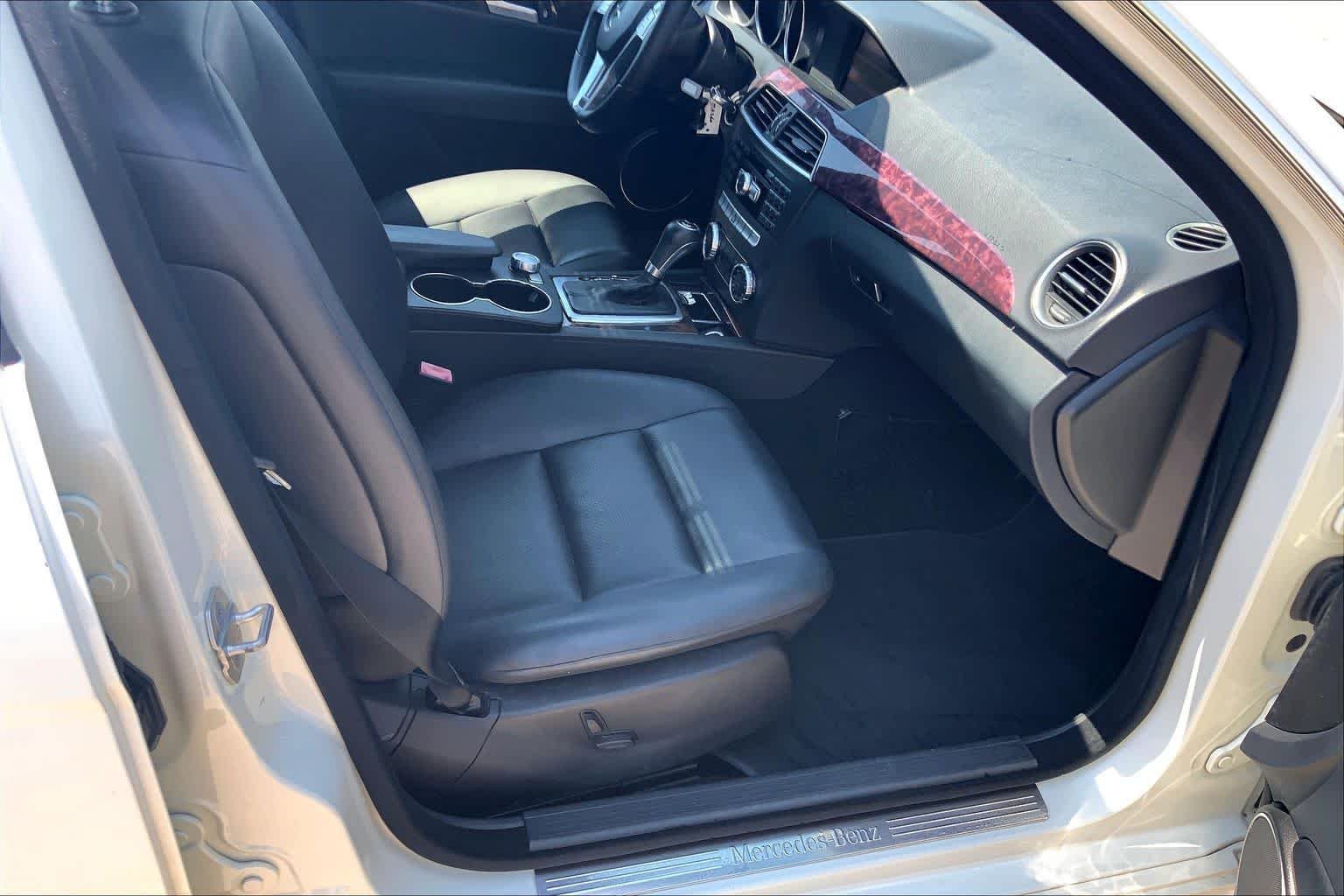 Used 2012 Arctic White Mercedes-Benz C 250 Luxury image 8