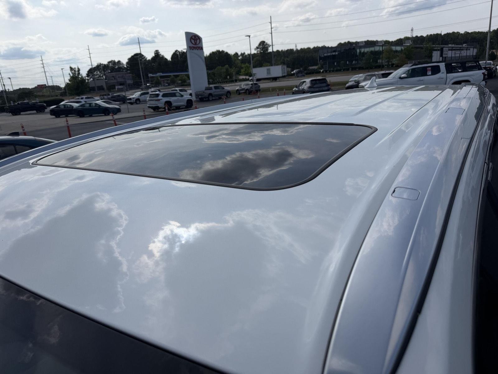 Used 2017 Blizzard Pearl Toyota Limited image 18