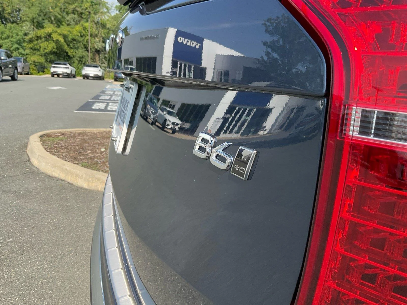 Used 2024 Denim Blue Metallic Volvo Plus Bright Theme image 17