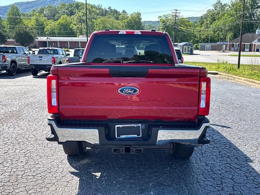 Used 2023 Red Ford XLT image 6