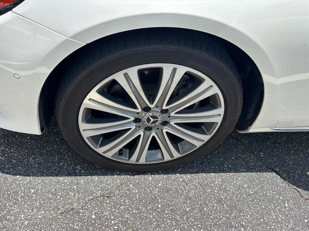 Used 2019 White Mercedes-Benz E 300 image 4
