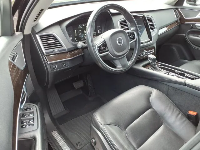 Used 2019 Black Volvo T5 Momentum image 20