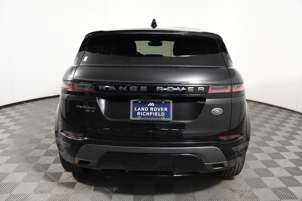 Used 2020 Santorini Black Metallic Land Rover R-Dynamic SE image 5
