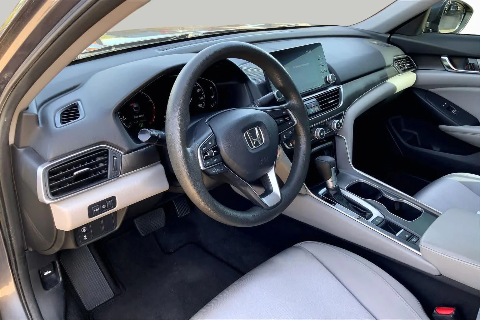Used 2019 Modern Steel Metallic Honda LX 1.5T image 15