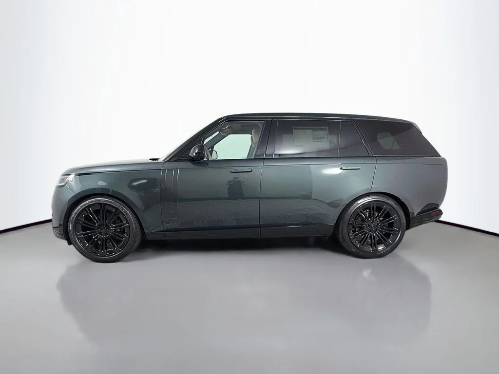 New 2026 Belgravia Green Land Rover SE 7 Seats image 8