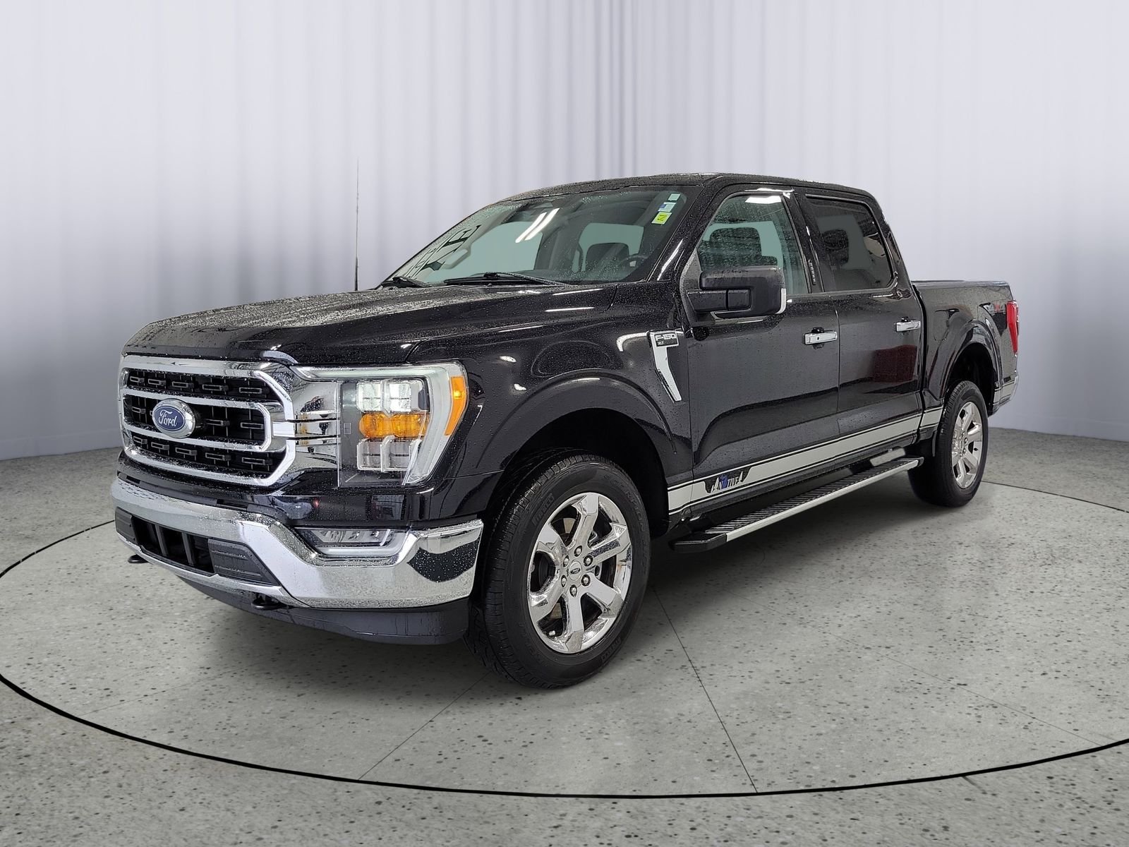 Used 2023 Black Ford XLT image 4