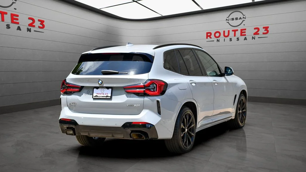 Used 2023 Gray BMW xDrive30i image 8