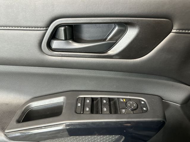 2025 Nissan Pathfinder SV - Photo 19