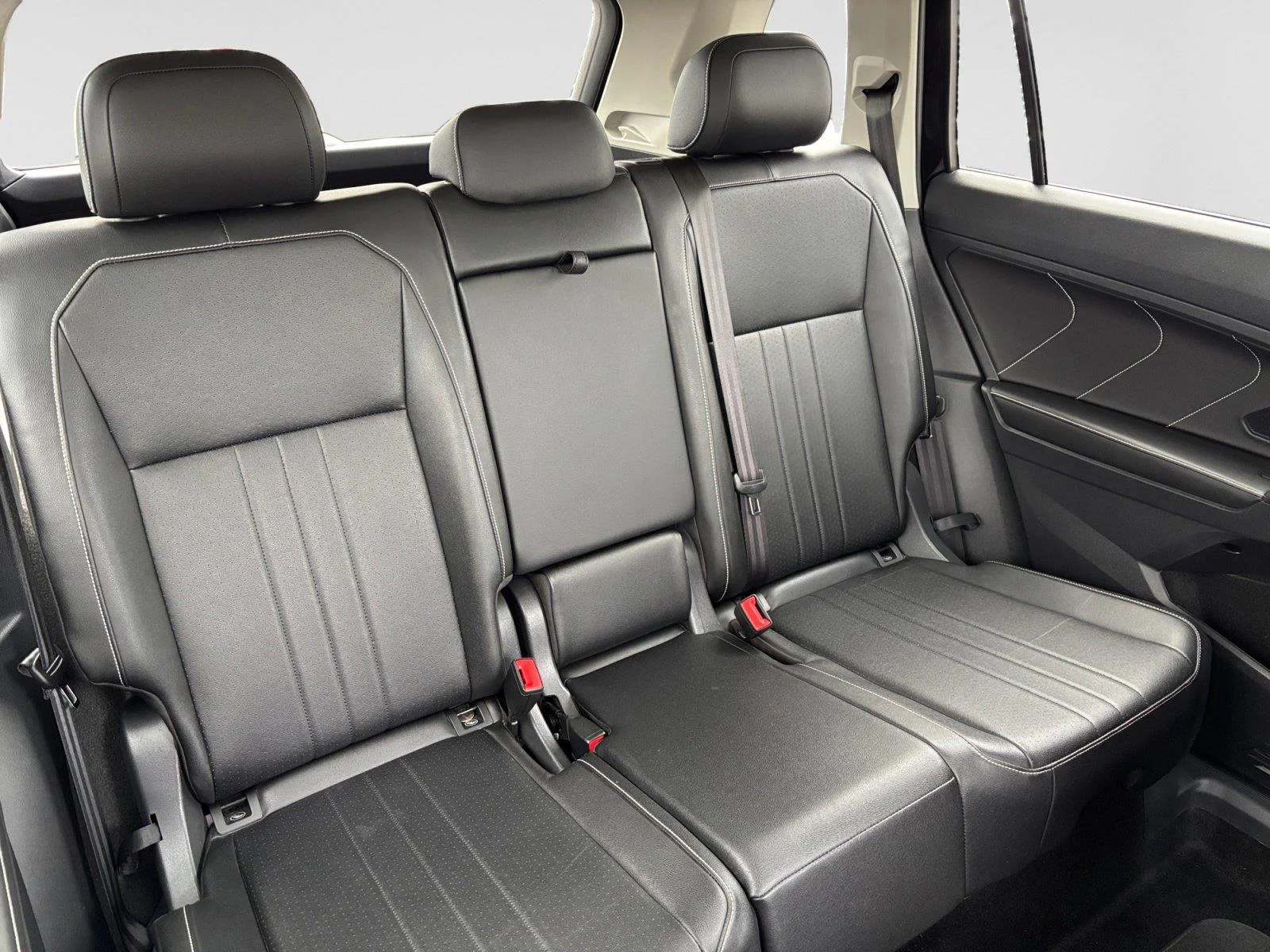 2023 Volkswagen Tiguan SE - Photo 18