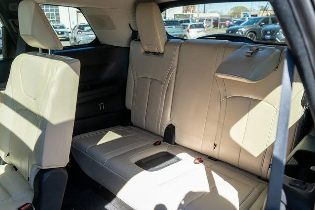 Used 2023 Red INFINITI Sensory image 13