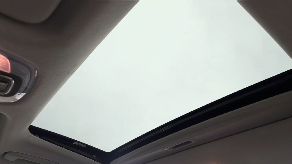 2024 Hyundai Elantra Limited - Photo 34