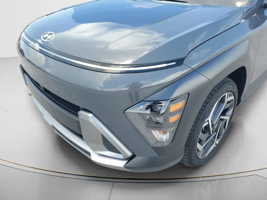 Used 2026 Gray Hyundai SEL Premium image 9