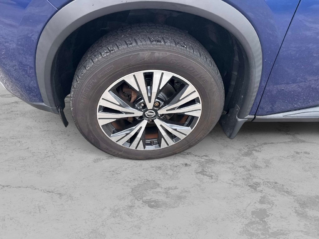 Used 2021 Blue Nissan SV image 11